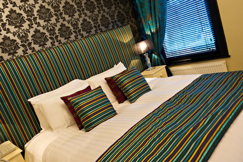 The Grafton Hotell Harrogate Exteriör bild A bed runner